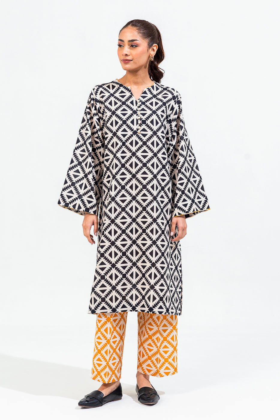 2 PIECE PRINTED KHADDAR SUIT (PRET)