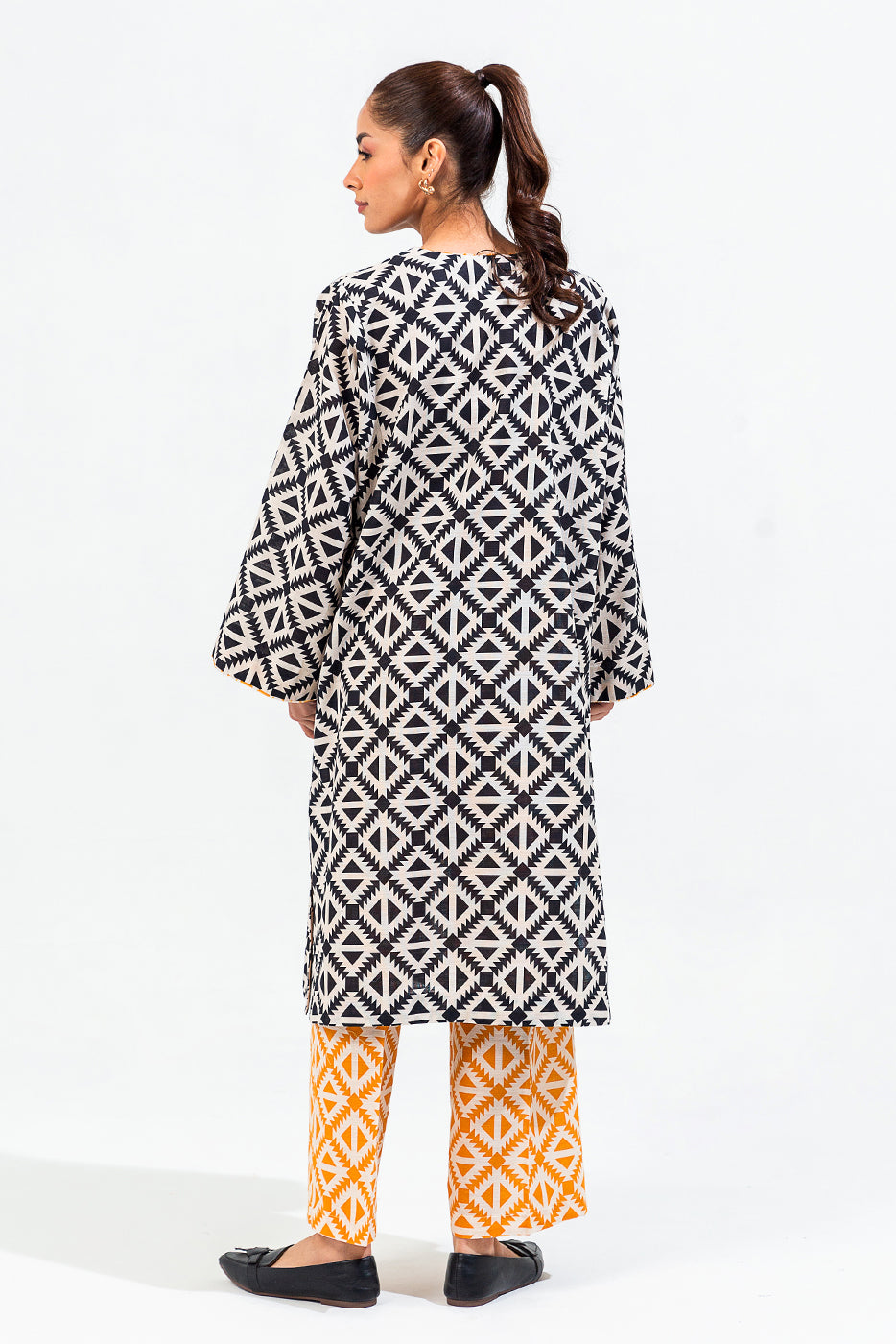 2 PIECE PRINTED KHADDAR SUIT (PRET)