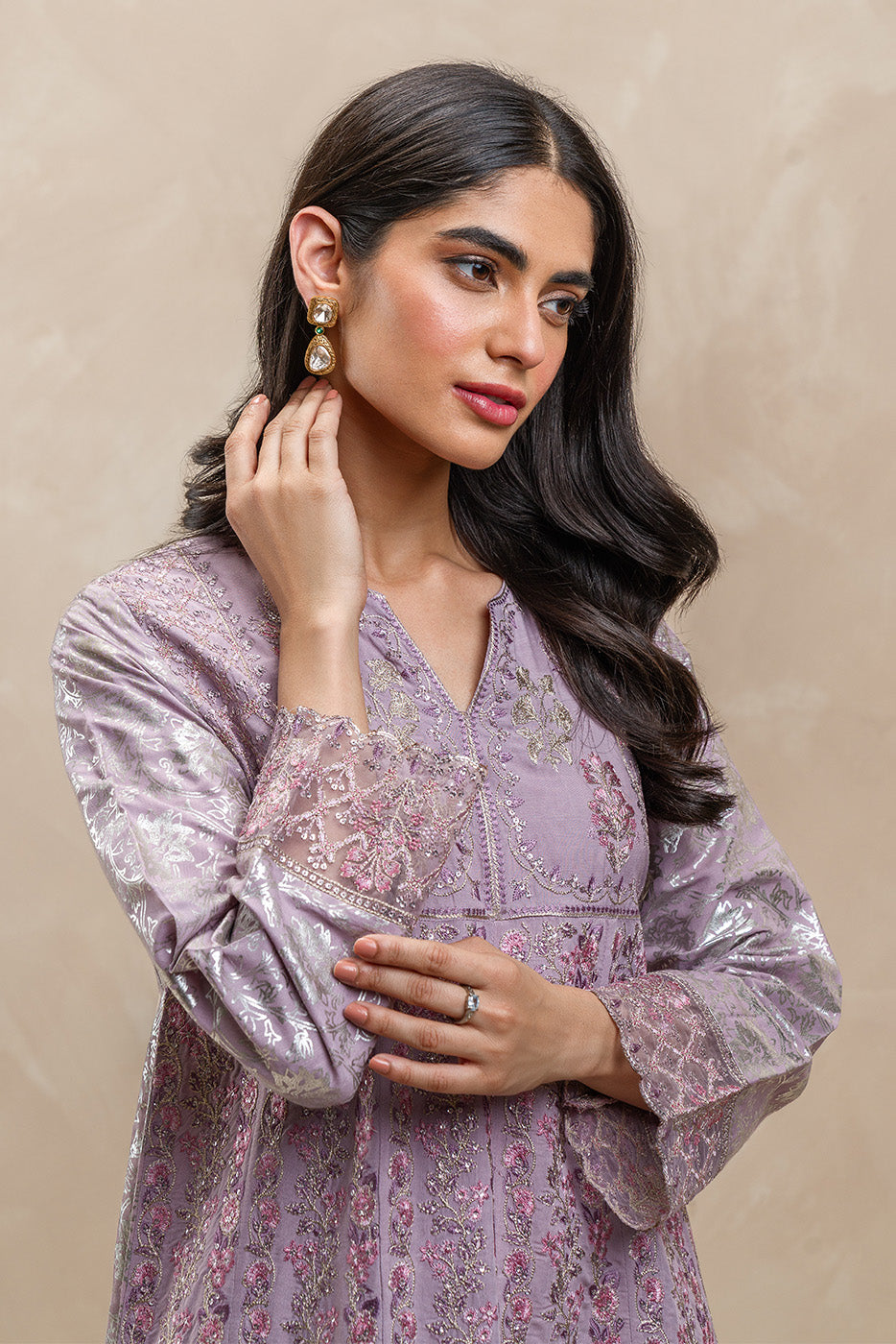 2 PIECE EMBROIDERED SILK SUIT (LUXURY-PRET)