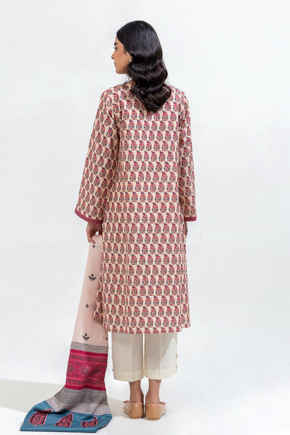 2 PIECE PRINTED KHADDAR SUIT (PRET)