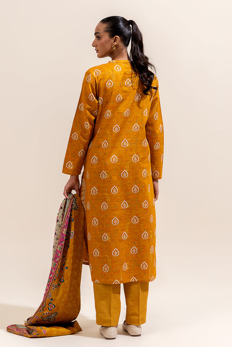 2 PIECE PRINTED KHADDAR SUIT-MEDALLION HUE (UNSTITCHED)