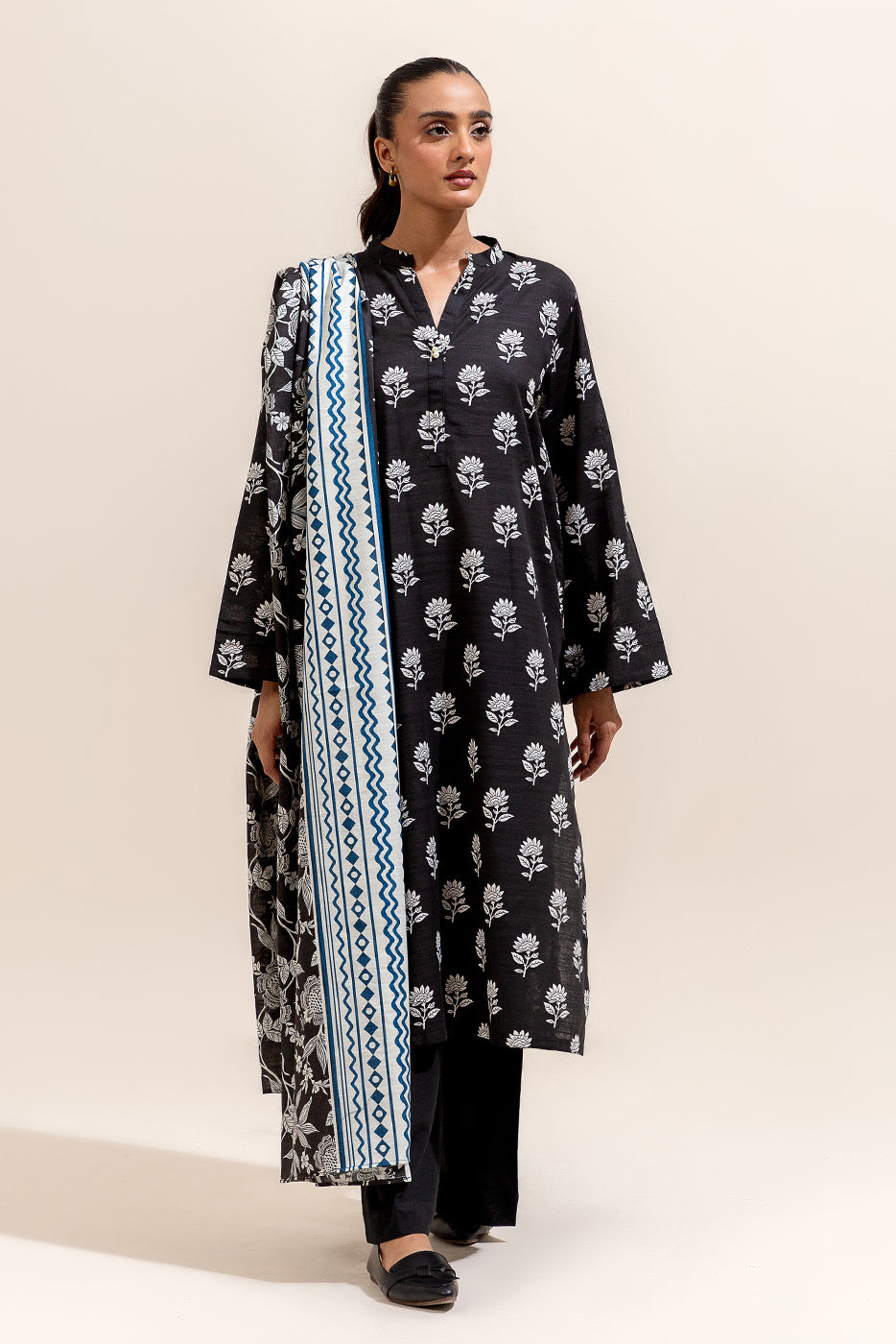 2 PIECE PRINTED KHADDAR SUIT-SABLE GLOOM (UNSTITCHED)