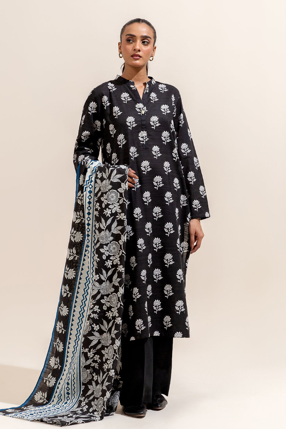 2 PIECE PRINTED KHADDAR SUIT-SABLE GLOOM (UNSTITCHED)