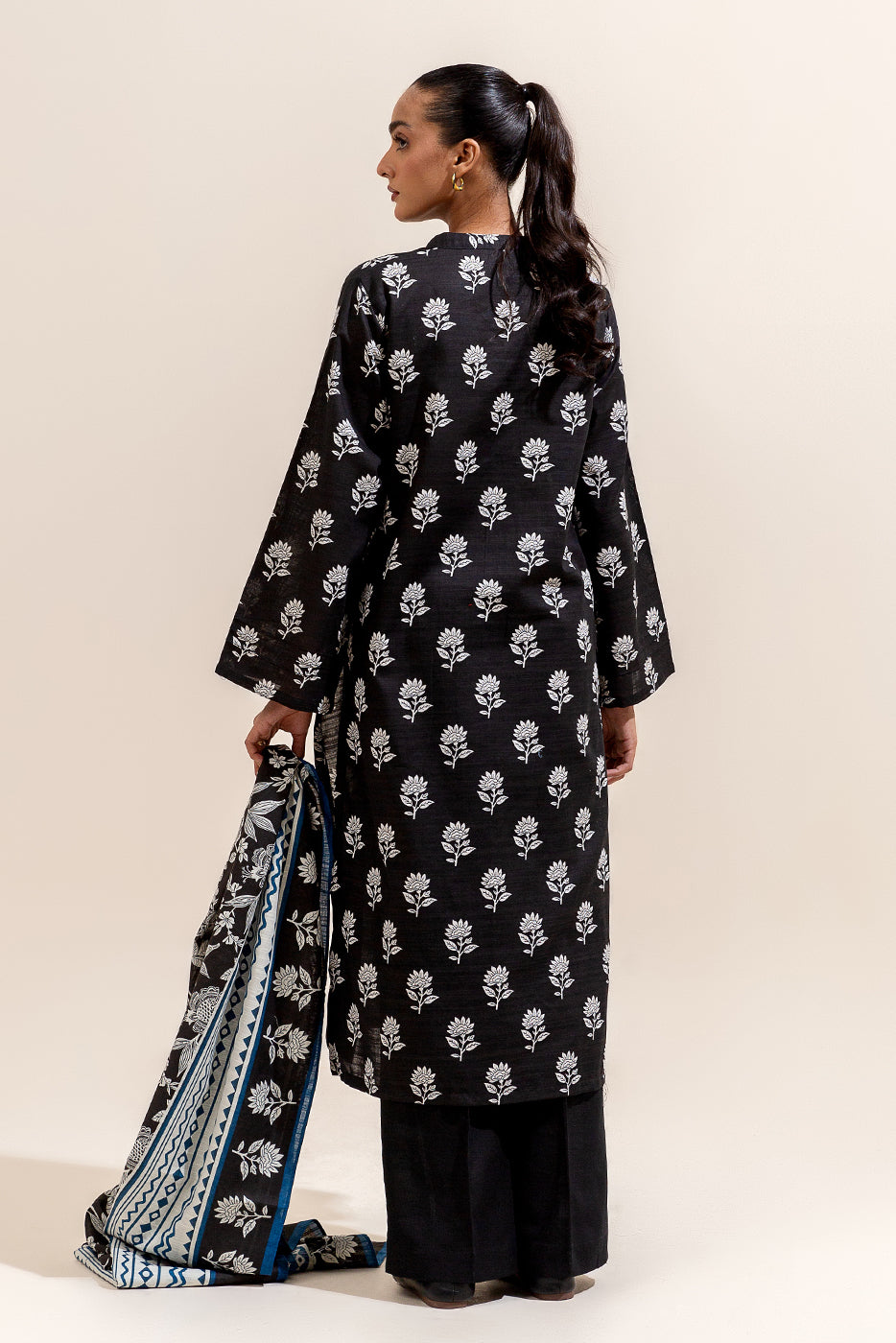 2 PIECE PRINTED KHADDAR SUIT-SABLE GLOOM (UNSTITCHED)