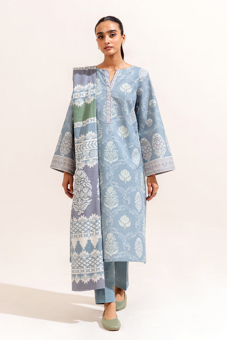 3 PIECE PRINTED KHADDAR SUIT-ARCTIC GRACE (UNSTITCHED)