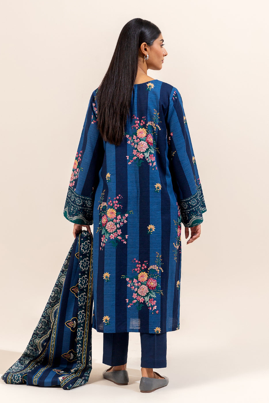 3 PIECE EMBROIDERED KHADDAR SUIT-SAPPHIRE FOLK (UNSTITCHED)