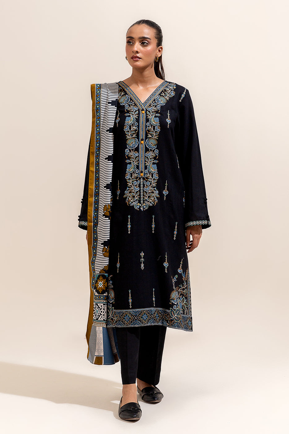 3 PIECE EMBROIDERED KHADDAR SUIT-EBONY AISLE (UNSTITCHED)