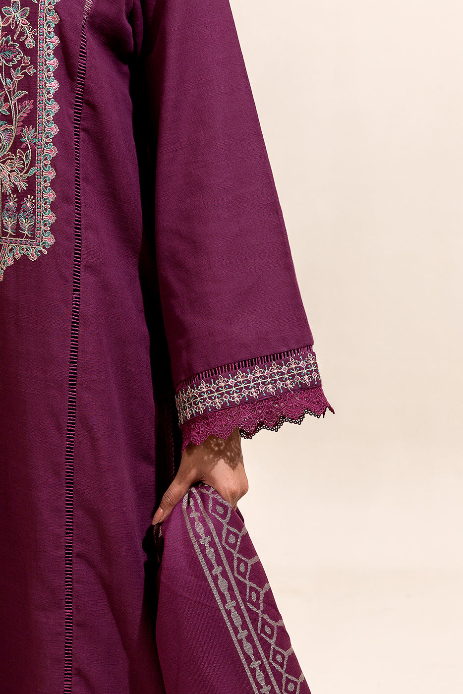 2 PIECE EMBROIDERED KHADDAR SUIT-SANGRIA MUSK (UNSTITCHED)