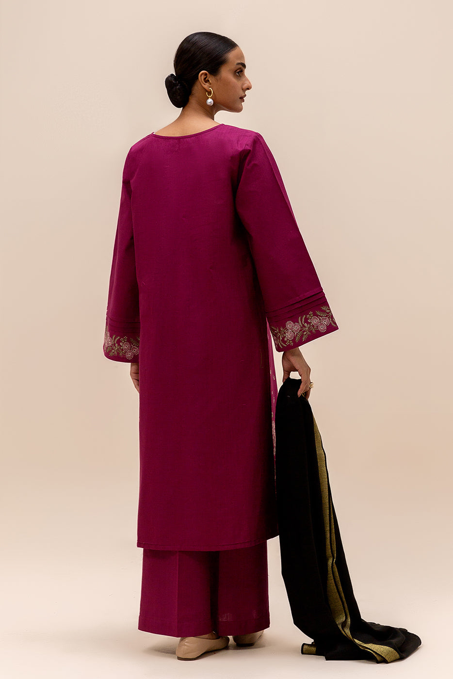 3 PIECE EMBROIDERED KHADDAR SUIT-MULBERRY TINGE (UNSTITCHED)