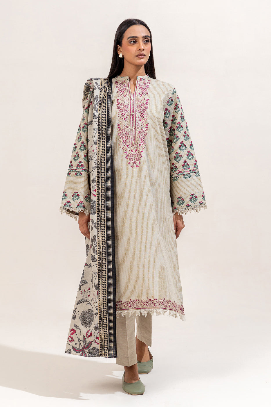 3 PIECE EMBROIDERED KHADDAR SUIT-DIVINE DREAMS (UNSTITCHED)