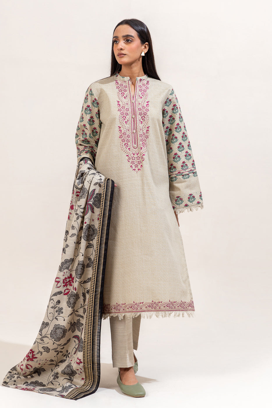 3 PIECE EMBROIDERED KHADDAR SUIT-DIVINE DREAMS (UNSTITCHED)