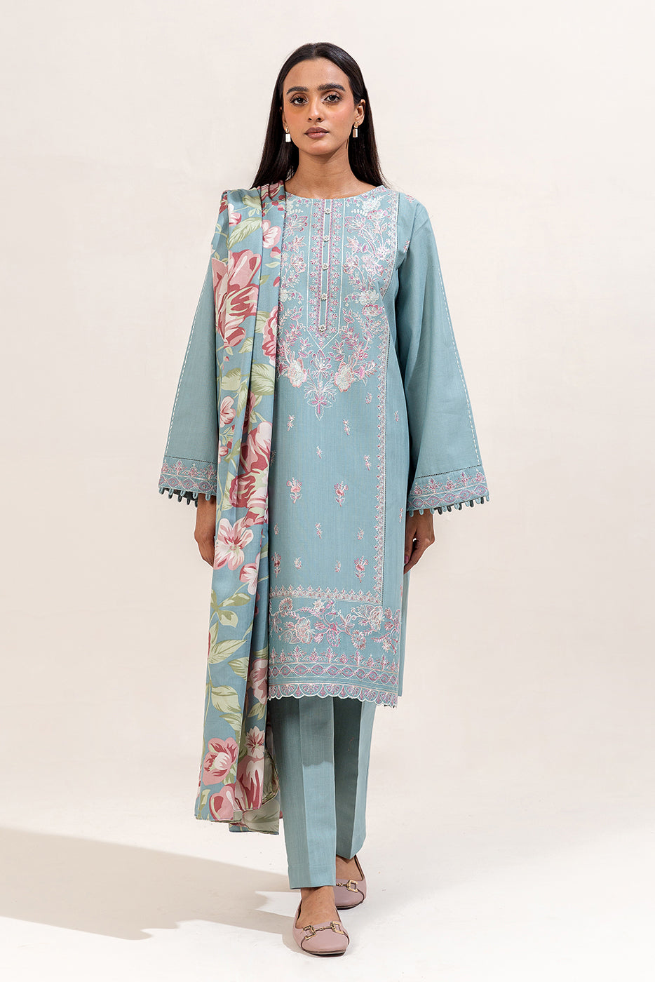 3 PIECE EMBROIDERED KHADDAR SUIT-BLUE GARDENIA (UNSTITCHED)