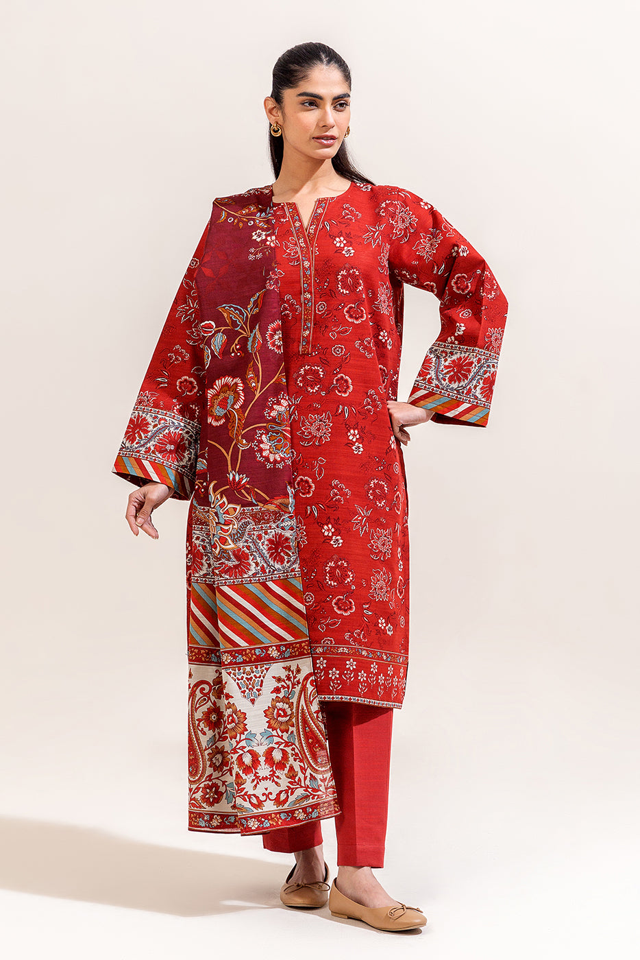 3 PIECE PRINTED KHADDAR SUIT-SCARLET BLOOM (UNSTITCHED)