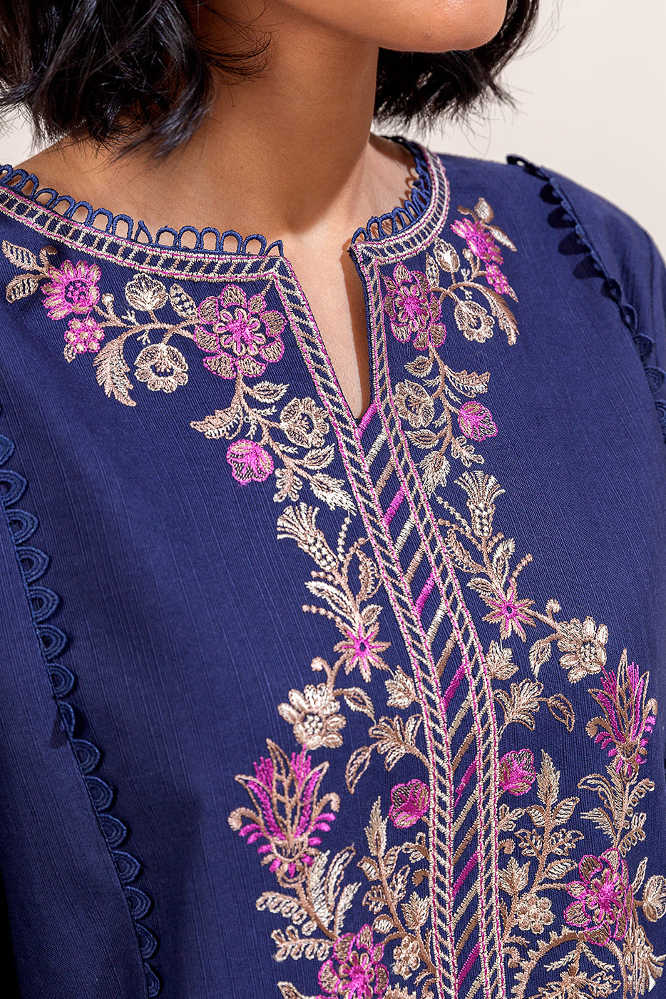 3 PIECE EMBROIDERED KHADDAR SUIT-MYSTIC BERRY (UNSTITCHED)