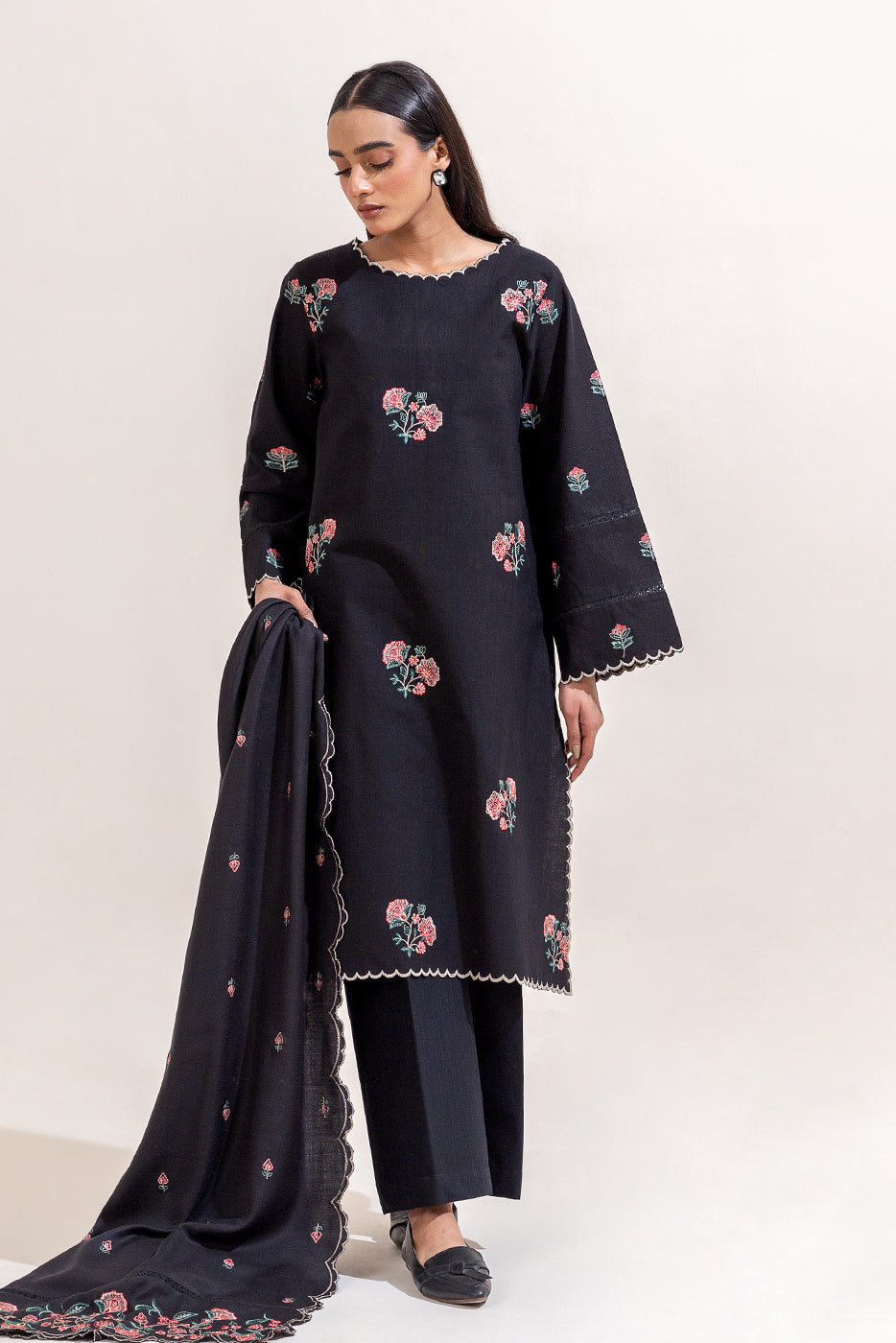 3 PIECE EMBROIDERED SLUB KHADDAR SUIT-BLACK BEAUTY (UNSTITCHED)