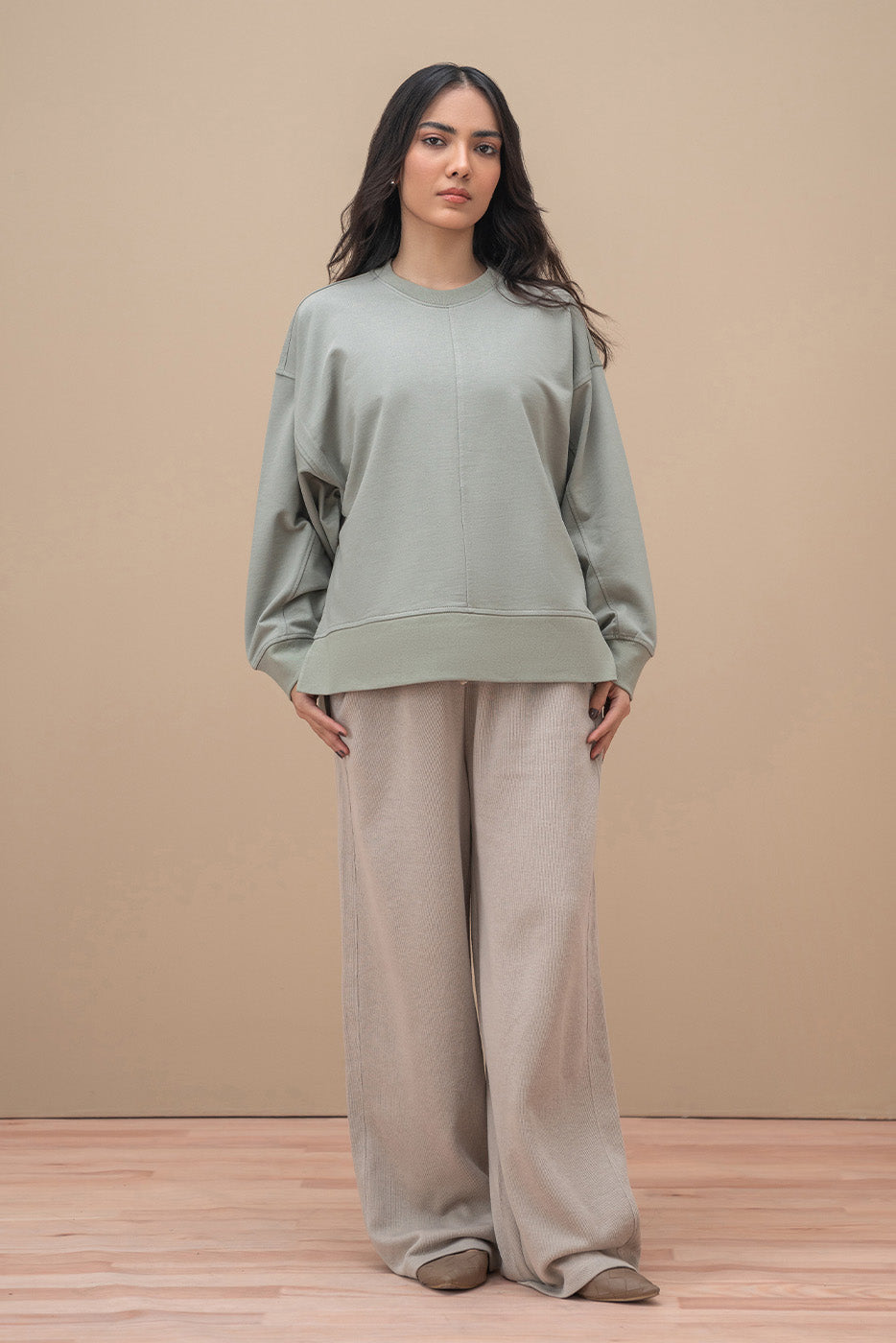 RELAXED FIT SWEATSHIRT