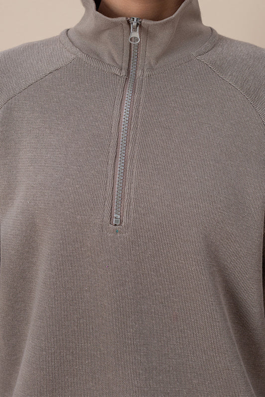 HALF ZIP SWEATSHIRT