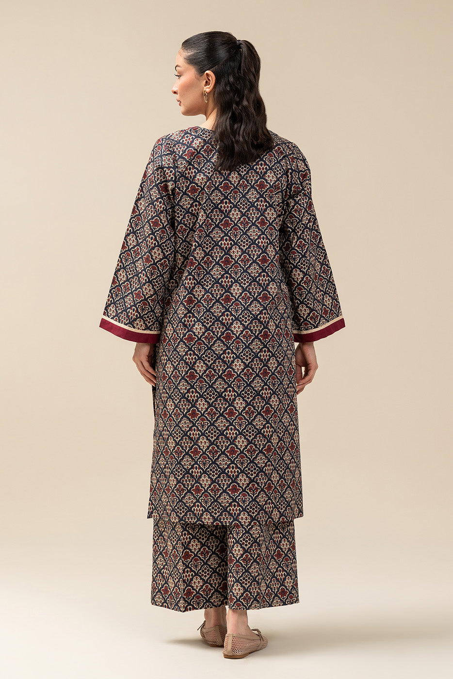 2 PIECE PRINTED CAMBRIC SUIT (PRET)