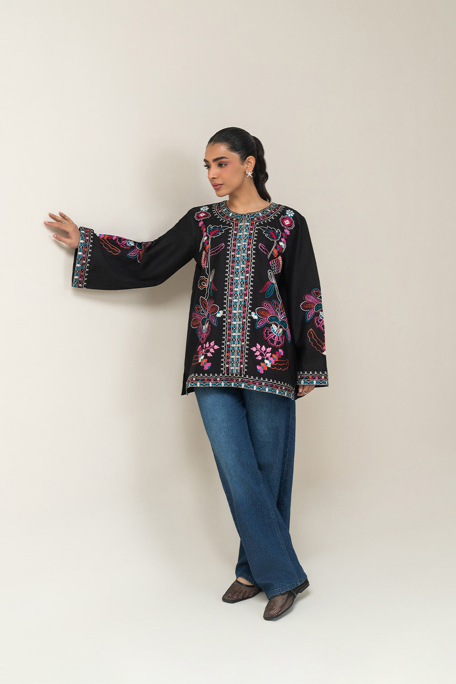 EMBROIDERED SLUB KHADDAR TOP (PRET)