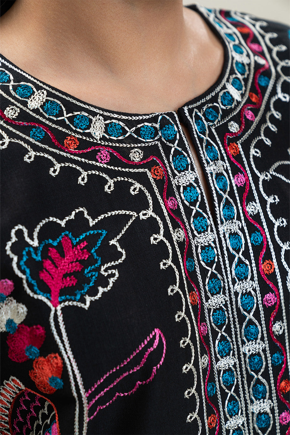 EMBROIDERED SLUB KHADDAR TOP (PRET)