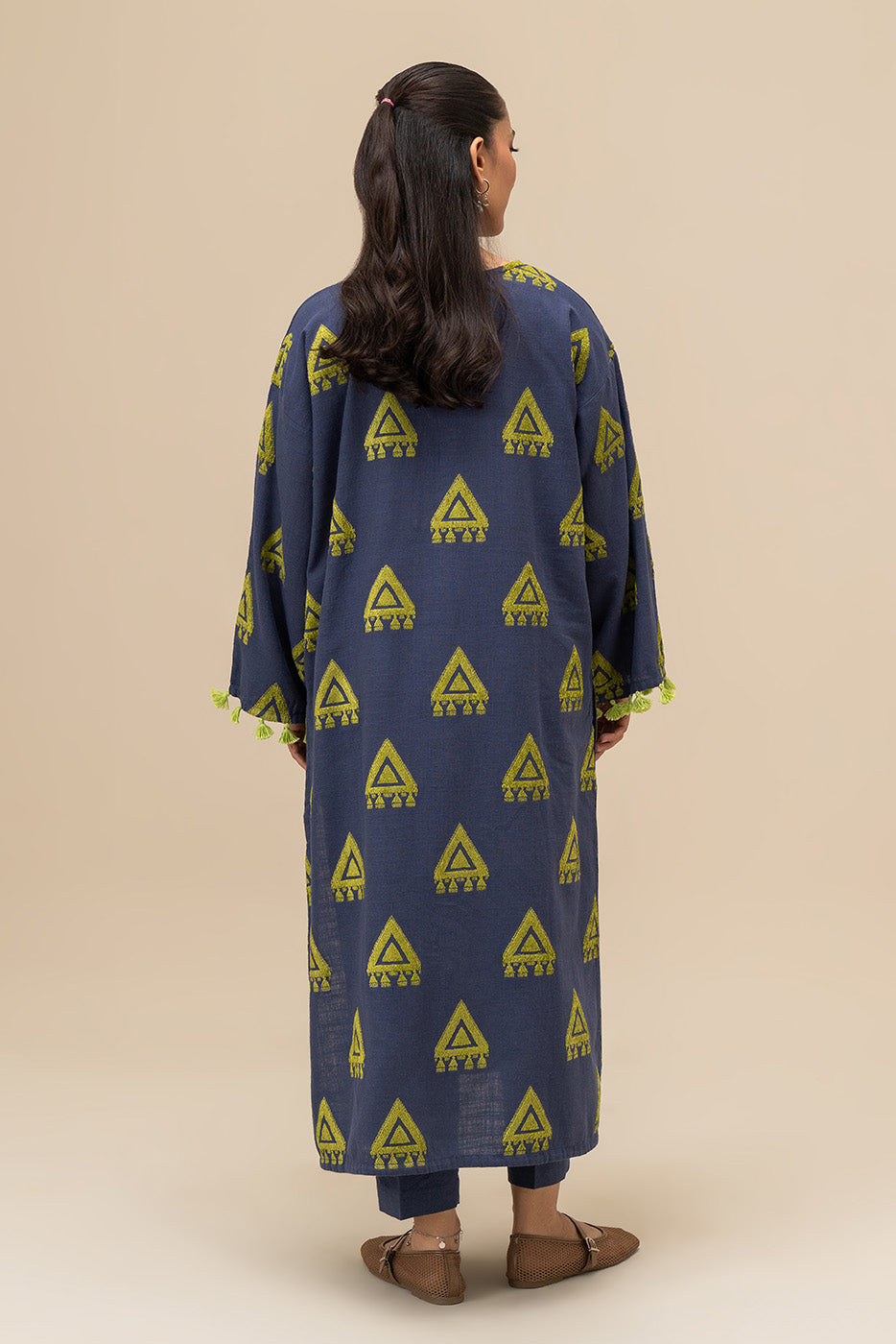 2 PIECE EMBROIDERED VELVET KHADDAR SUIT (PRET)