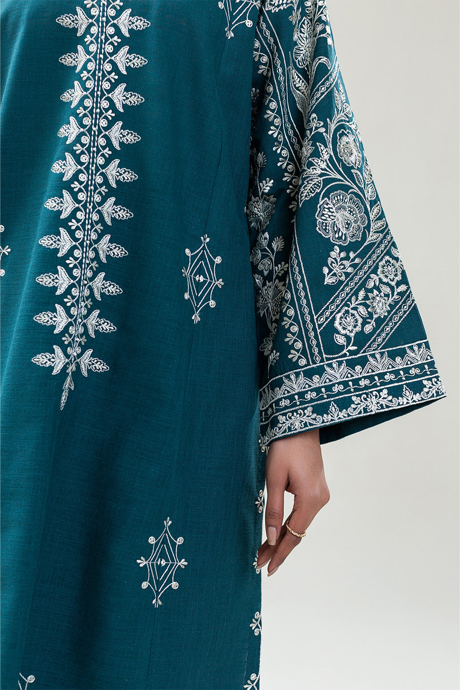 2 PIECE EMBROIDERED TWO WAY SLUB SUIT (PRET)