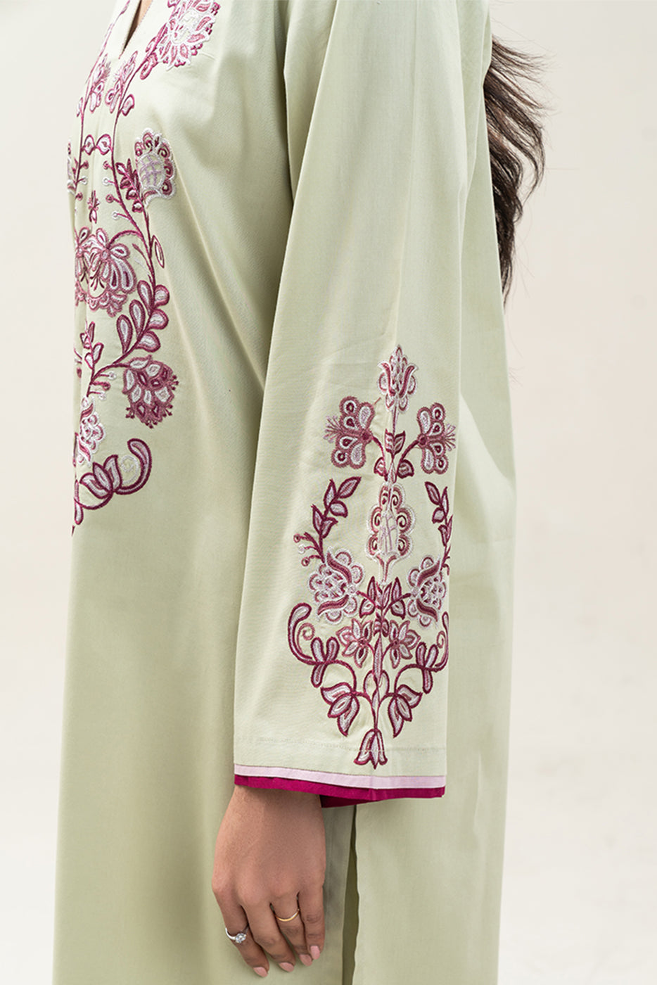 2 PIECE EMBROIDERED CAMBRIC SUIT (PRET)