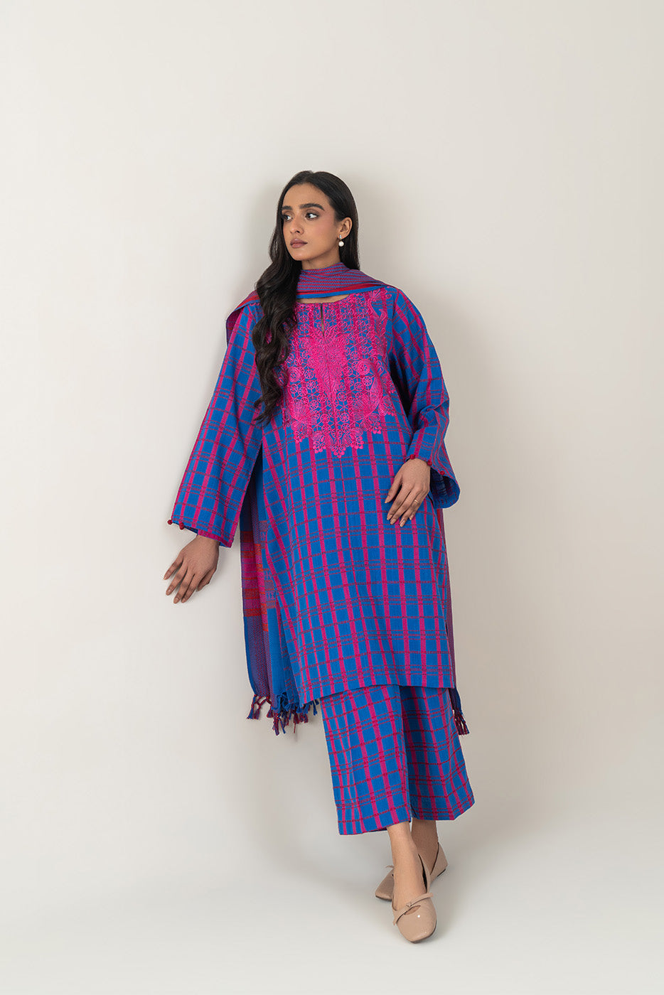 3 PIECE EMBROIDERED KHADDAR JACQUARD SUIT (PRET)