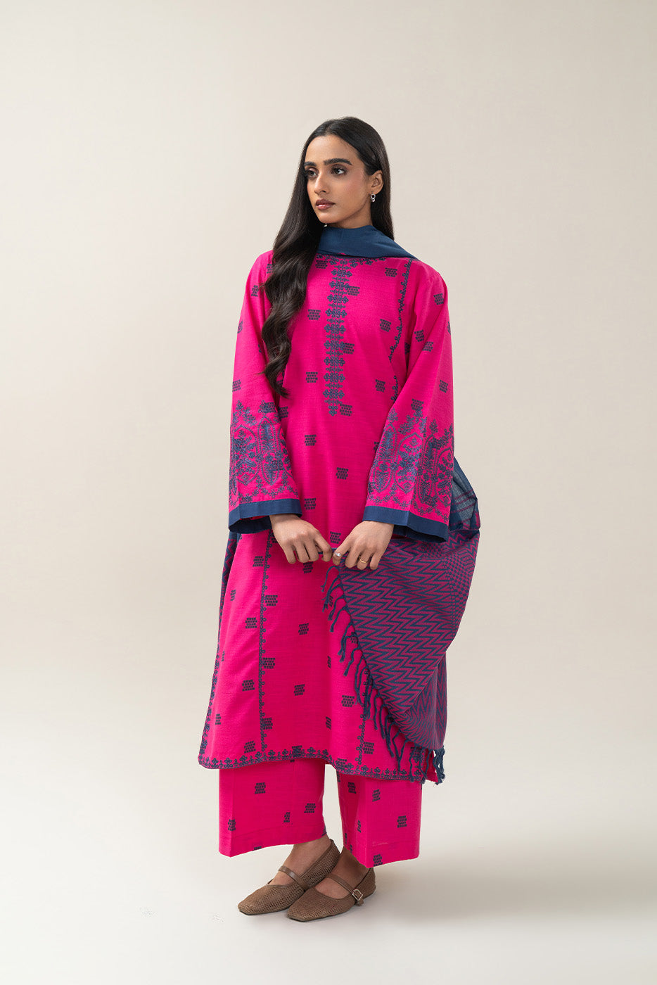 3 PIECE EMBROIDERED KHADDAR JACQUARD SUIT (PRET)