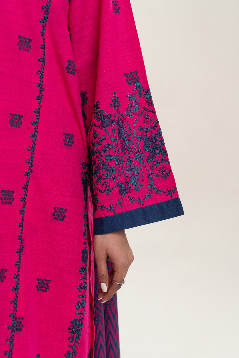 3 PIECE EMBROIDERED KHADDAR JACQUARD SUIT (PRET)