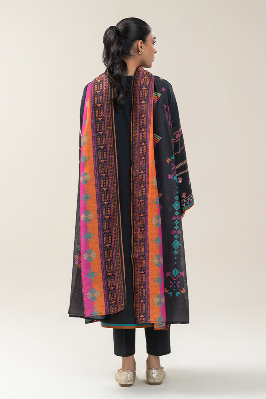 3 PIECE EMBROIDERED KARANDI SUIT (PRET)