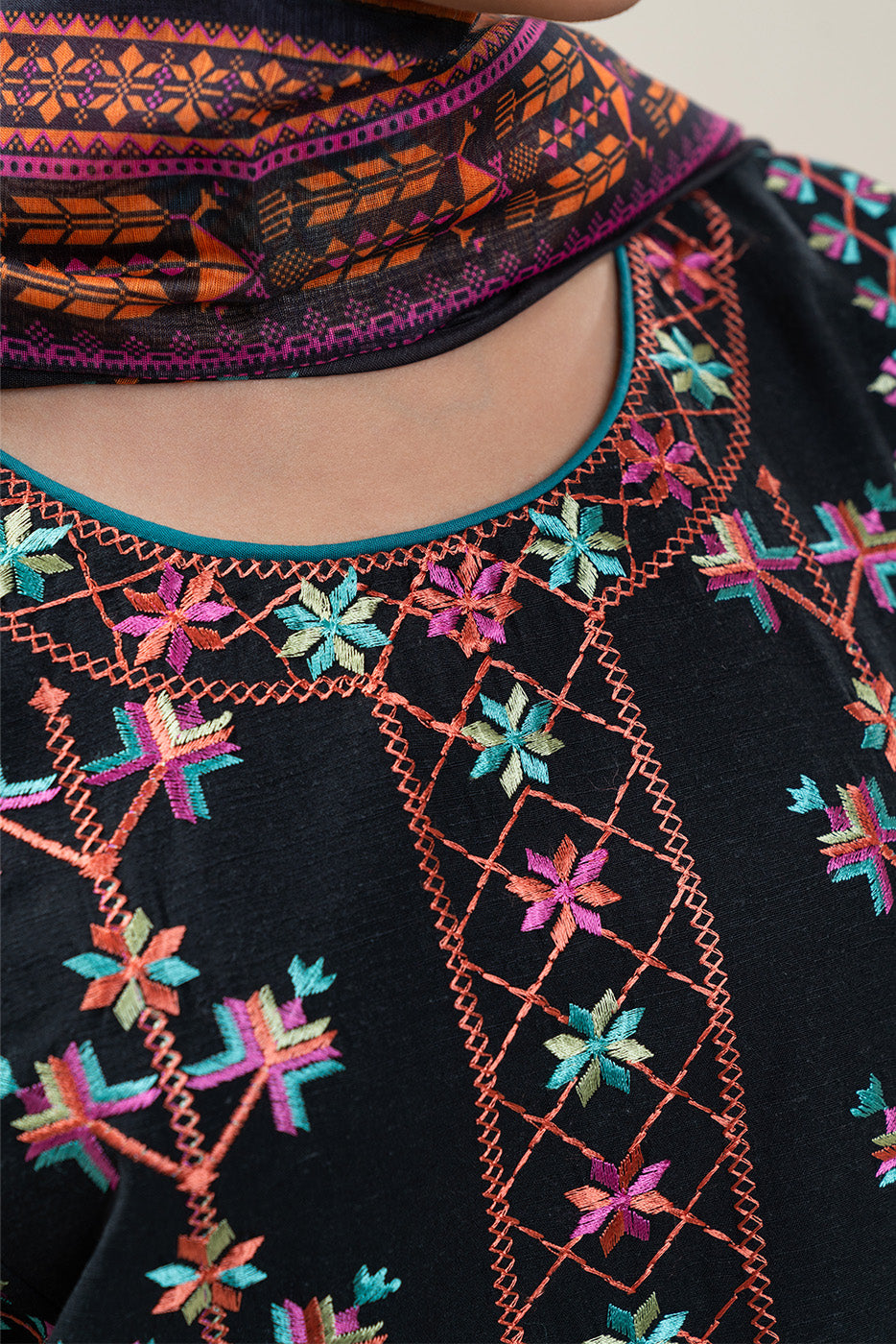 3 PIECE EMBROIDERED KARANDI SUIT (PRET)