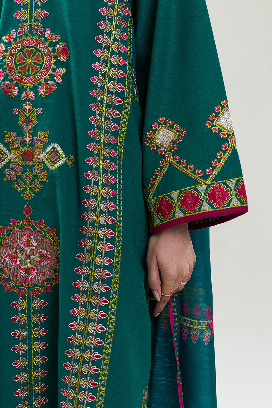 3 PIECE EMBROIDERED KARANDI SUIT (PRET)