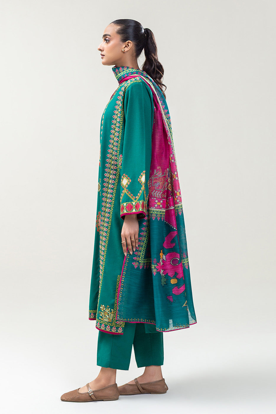 3 PIECE EMBROIDERED KARANDI SUIT (PRET)