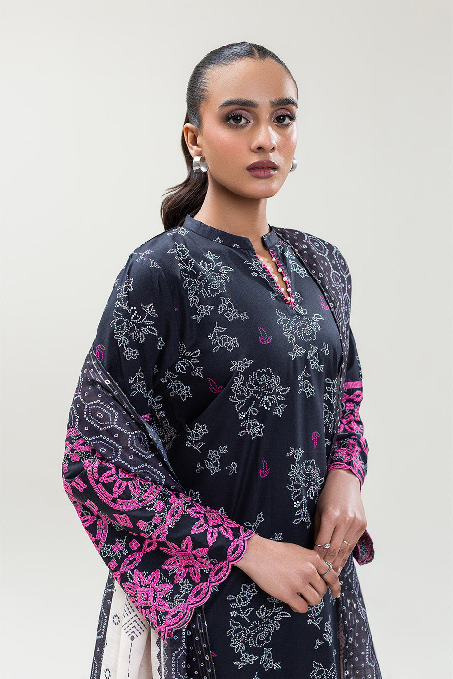 3 PIECE EMBROIDERED COTTON VISCOSE SUIT (PRET)