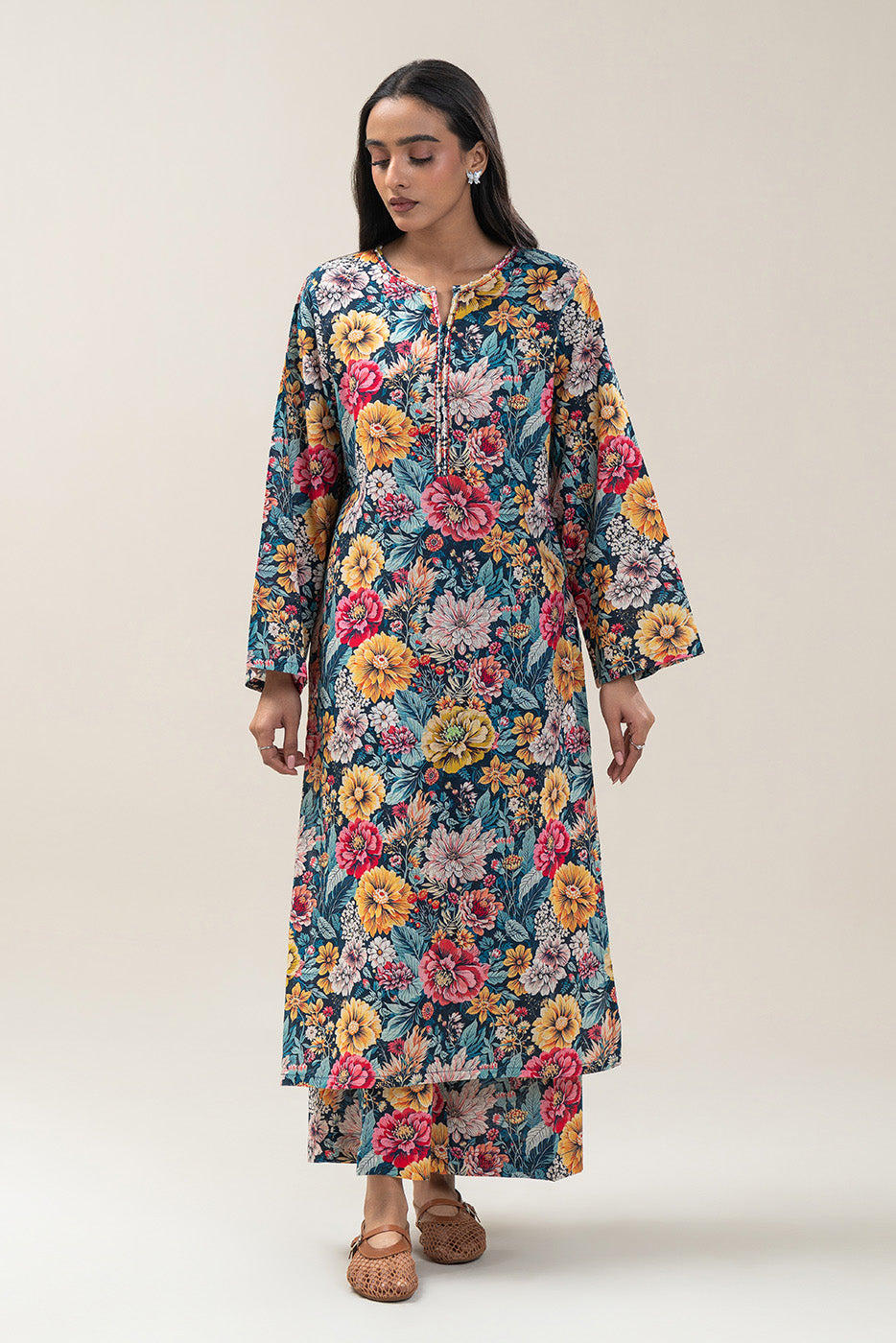 2 PIECE PRINTED KHADDAR SUIT (PRET)