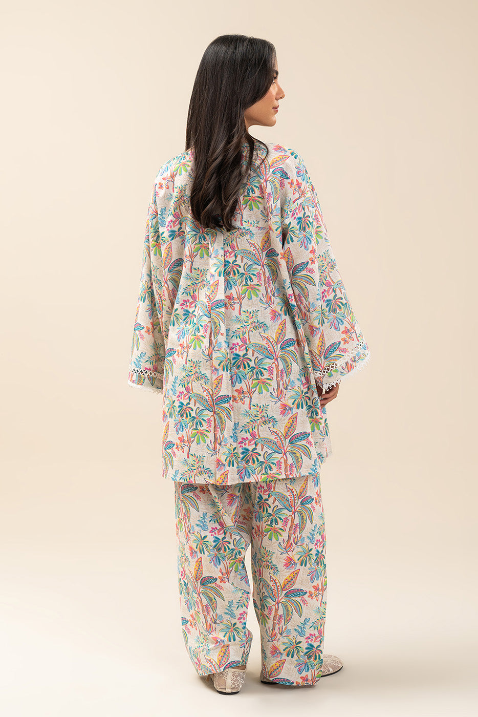 2 PIECE PRINTED KHADDAR SUIT (PRET)