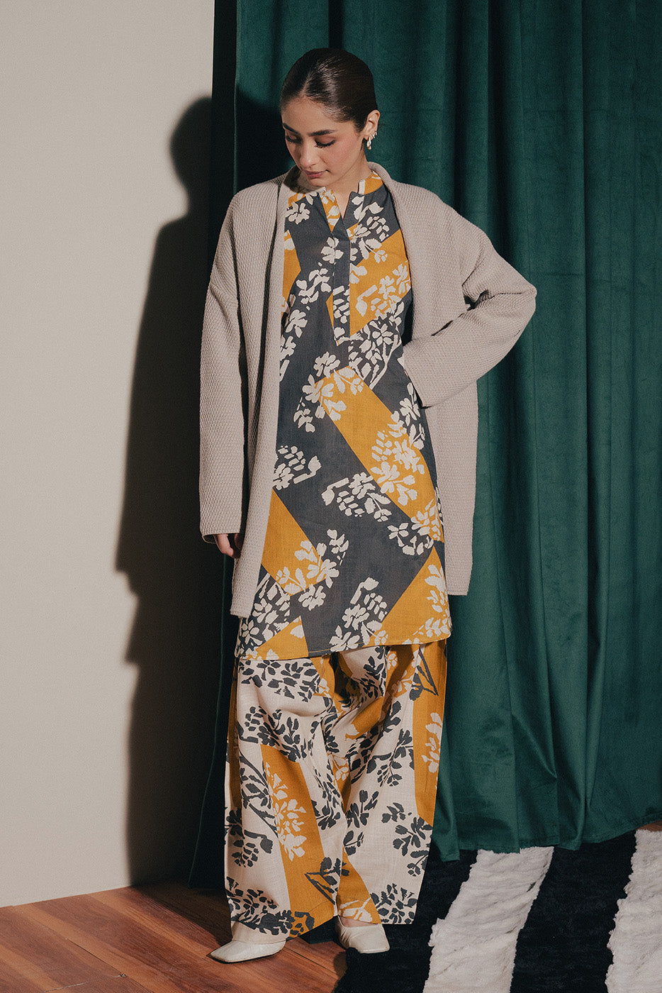 2 PIECE PRINTED KHADDAR SUIT (PRET)