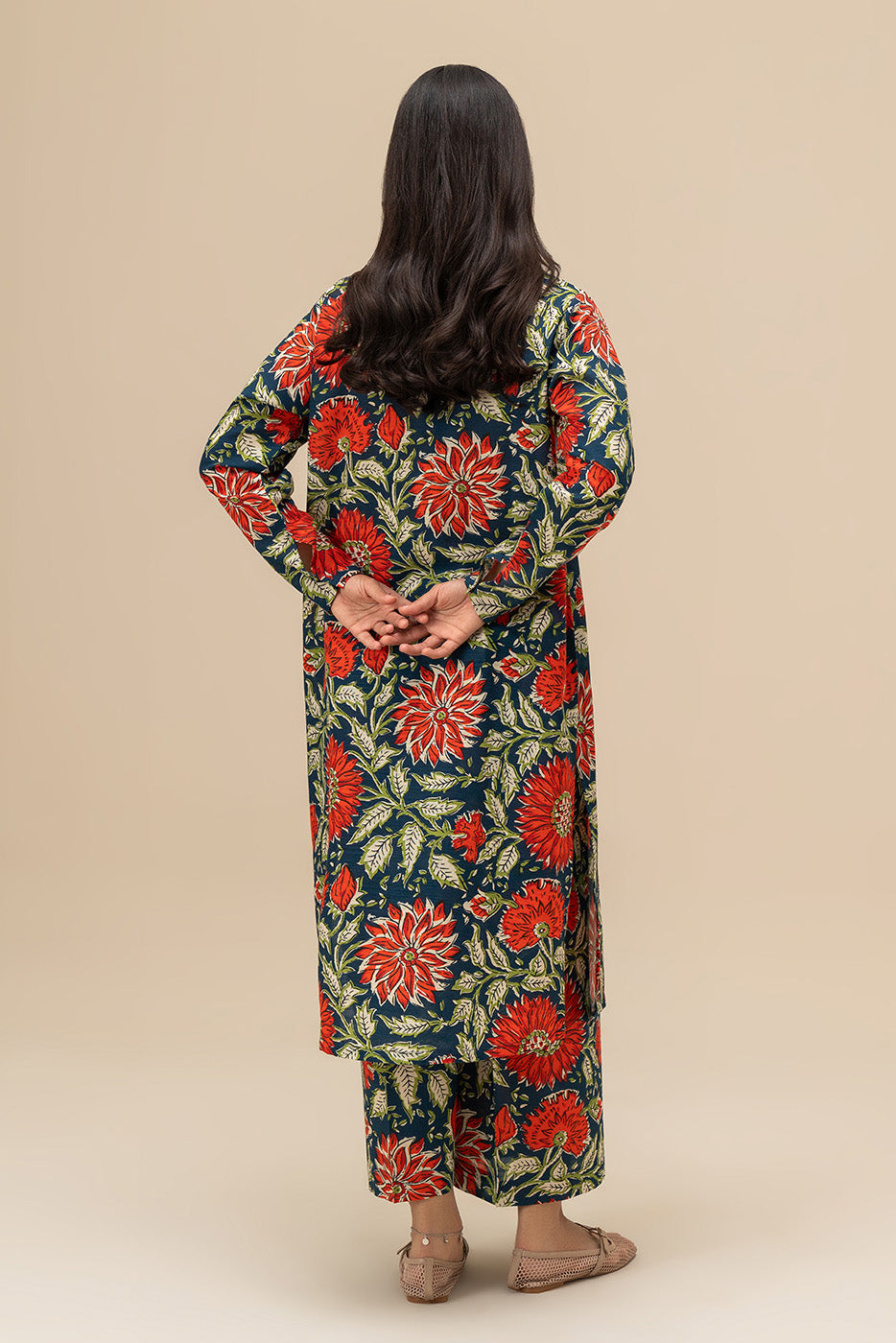 2 PIECE PRINTED KHADDAR SUIT (PRET)