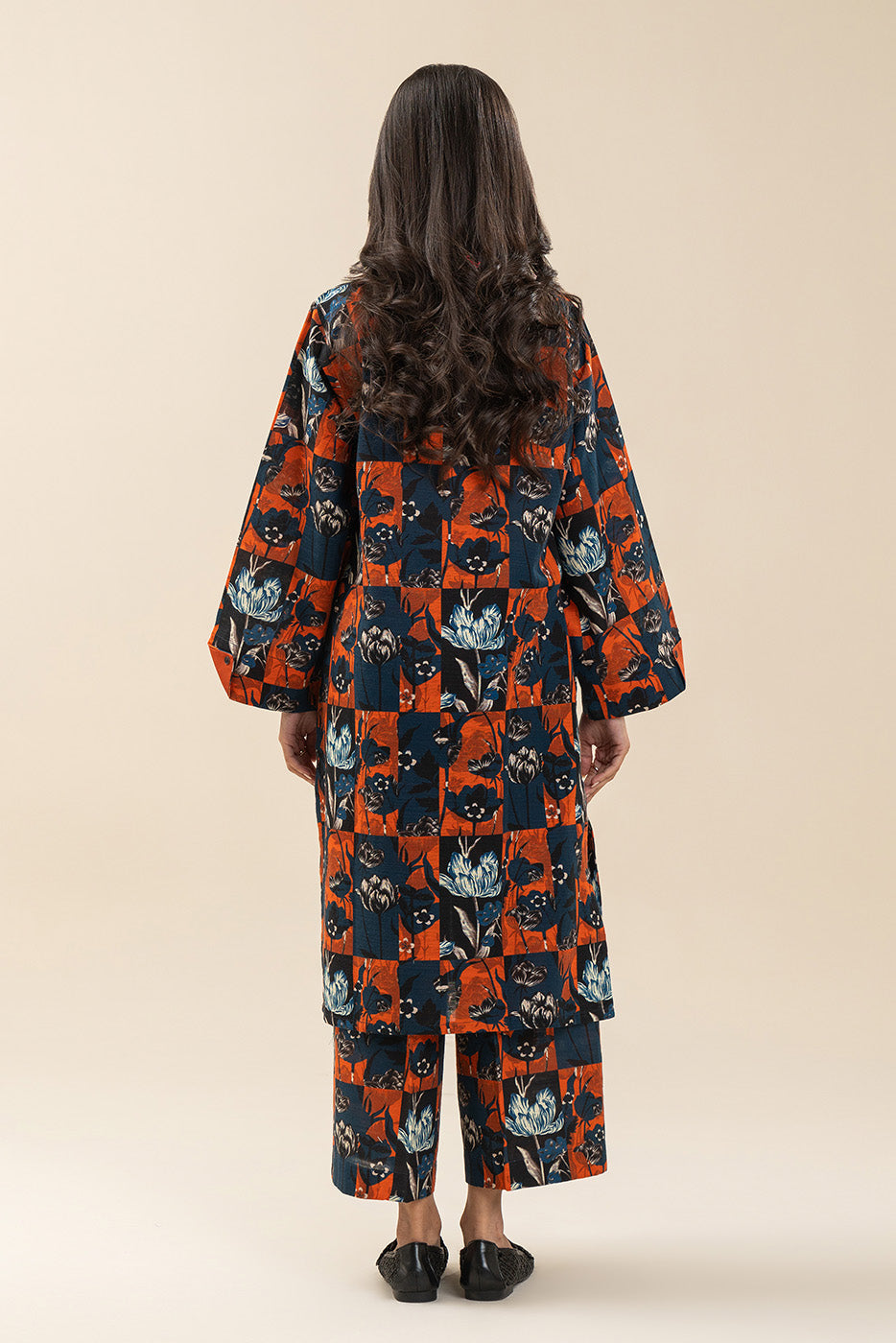 2 PIECE PRINTED KHADDAR SUIT (PRET)