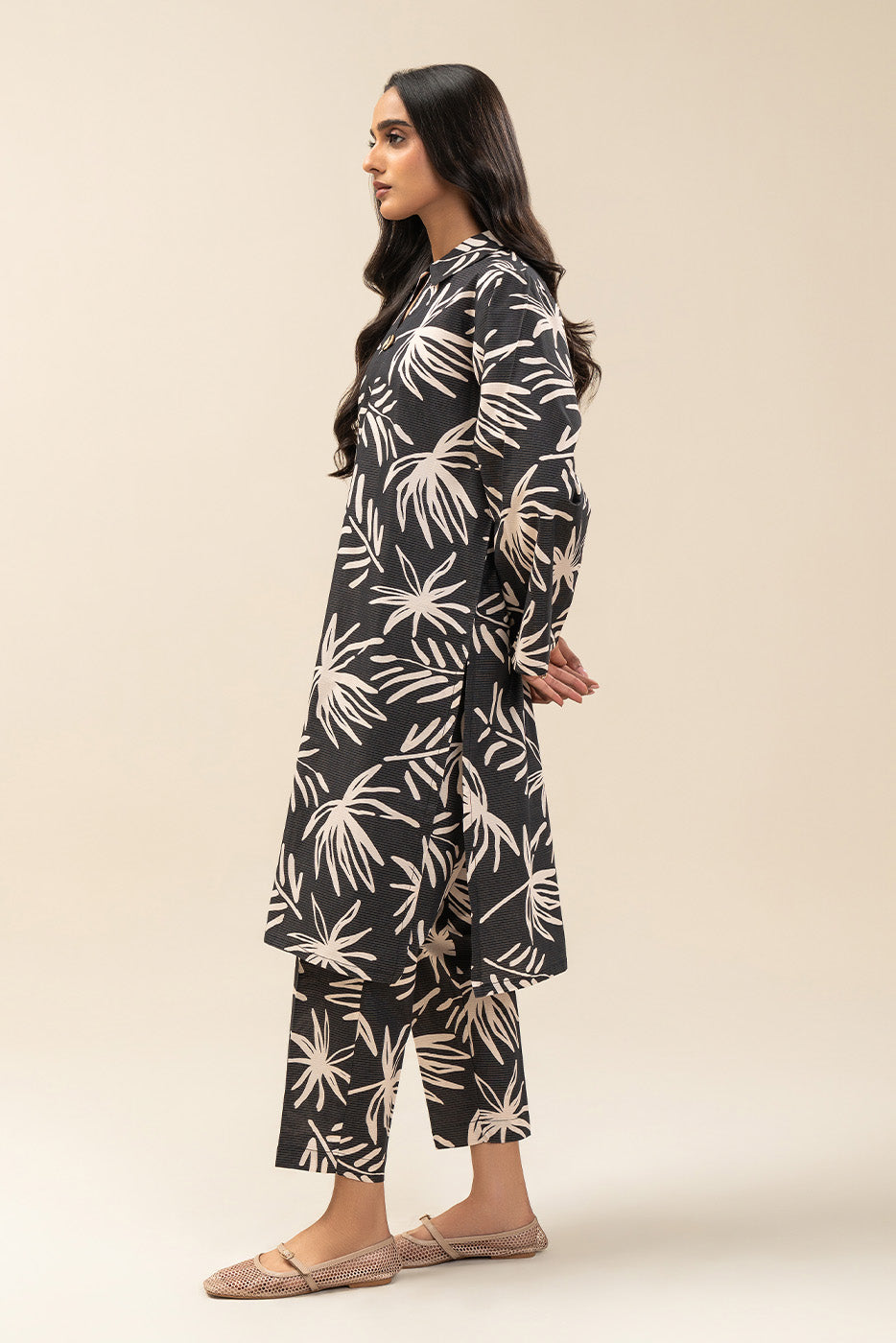 2 PIECE PRINTED KHADDAR SUIT (PRET)