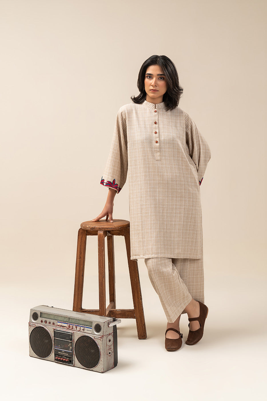 2 PIECE EMBROIDERED DOBBY SUIT (PRET)