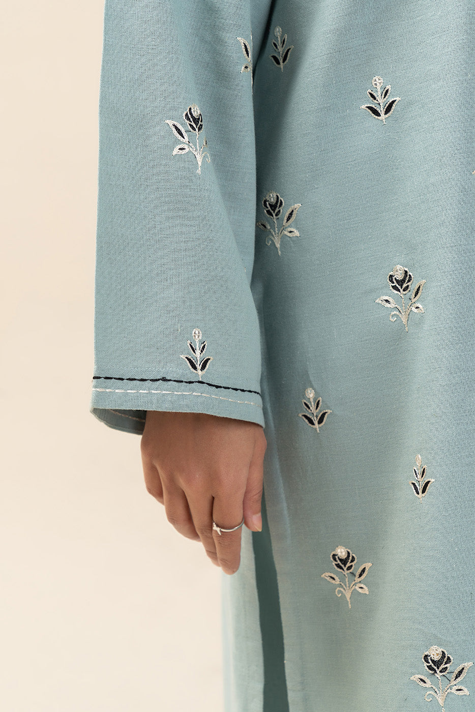 2 PIECE EMBROIDERED COTTON LINEN SUIT (PRET)