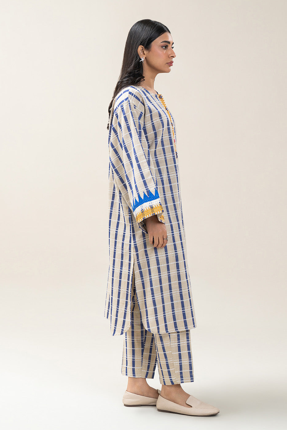 2 PIECE BASIC KHADDAR JACQUARD SUIT (PRET)