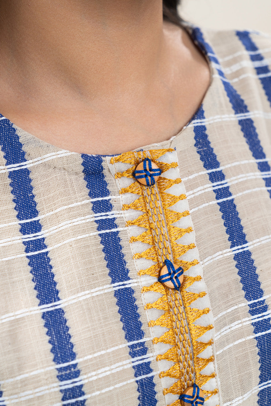 2 PIECE BASIC KHADDAR JACQUARD SUIT (PRET)