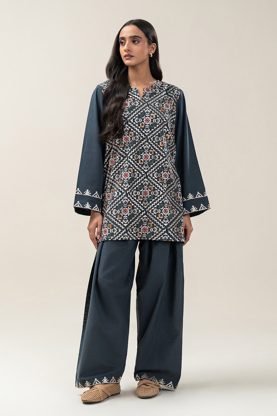 2 PIECE EMBROIDERED TWO WAY SLUB SUIT (PRET)