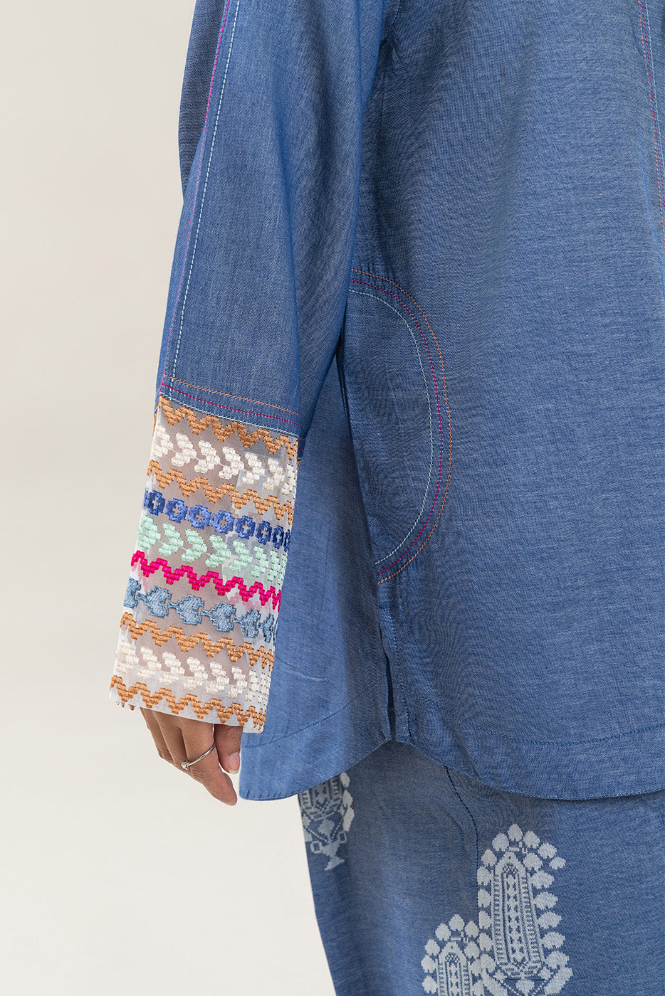 2 PIECE EMBROIDERED YARN DYED SELF JACQUARD SUIT (PRET)