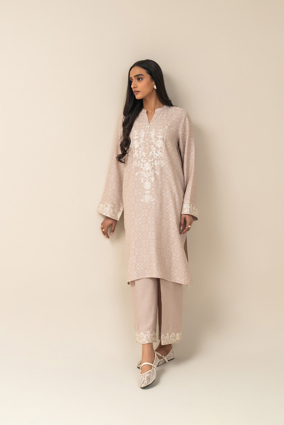 2 PIECE EMBROIDERED YARN DYED SELF JACQUARD SUIT (PRET)