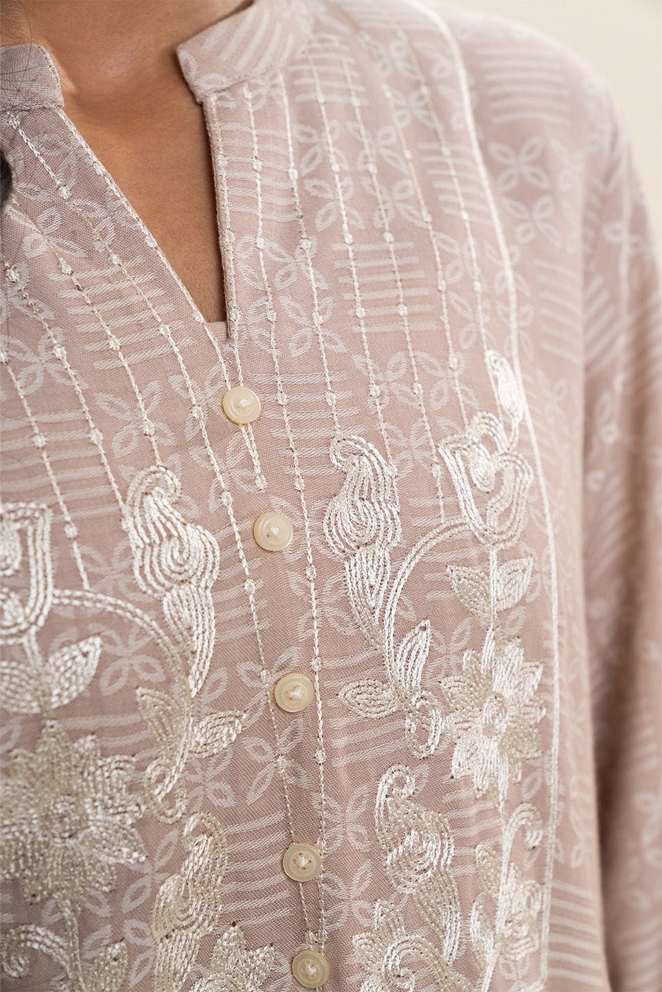 2 PIECE EMBROIDERED YARN DYED SELF JACQUARD SUIT (PRET)