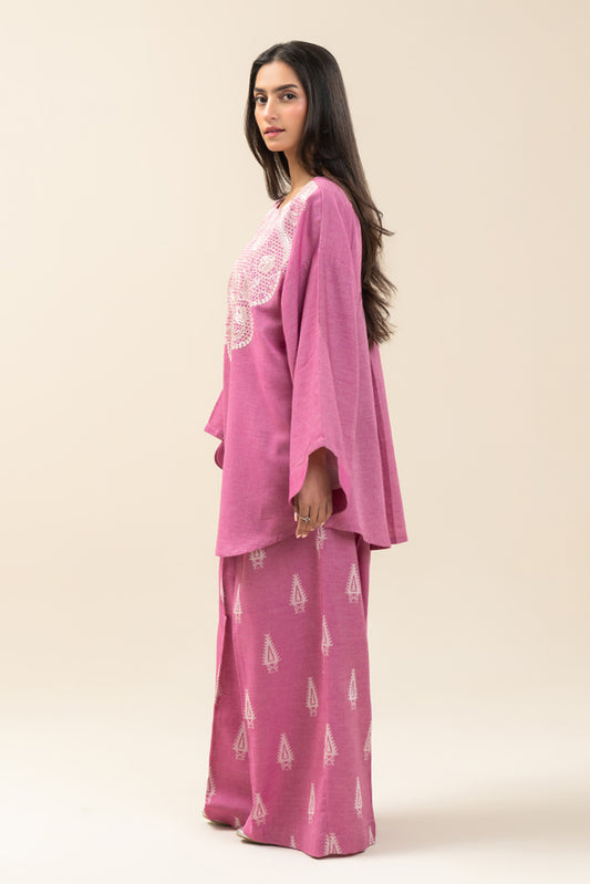 2 PIECE EMBROIDERED YARN DYED SELF JACQUARD SUIT (PRET)